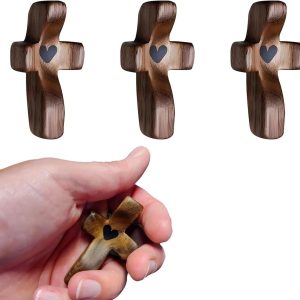 palm sized wooden cross (5cm/1.96in) | fidget friendly prayer cross with heart indent for daily devotion